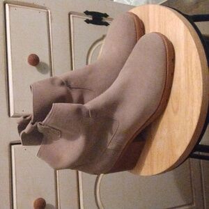 Sorel women's boots size 9.5 NEW!